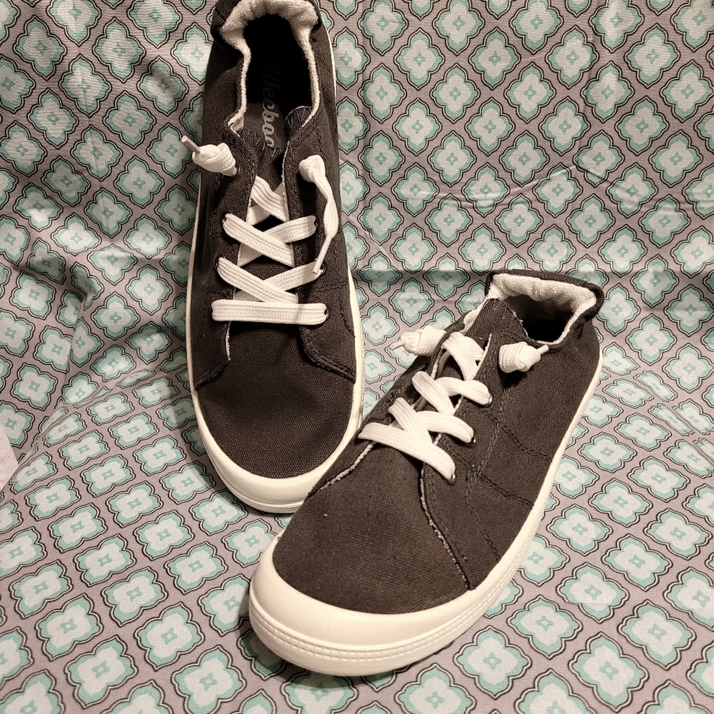Weeboo tennis shoes sz 10